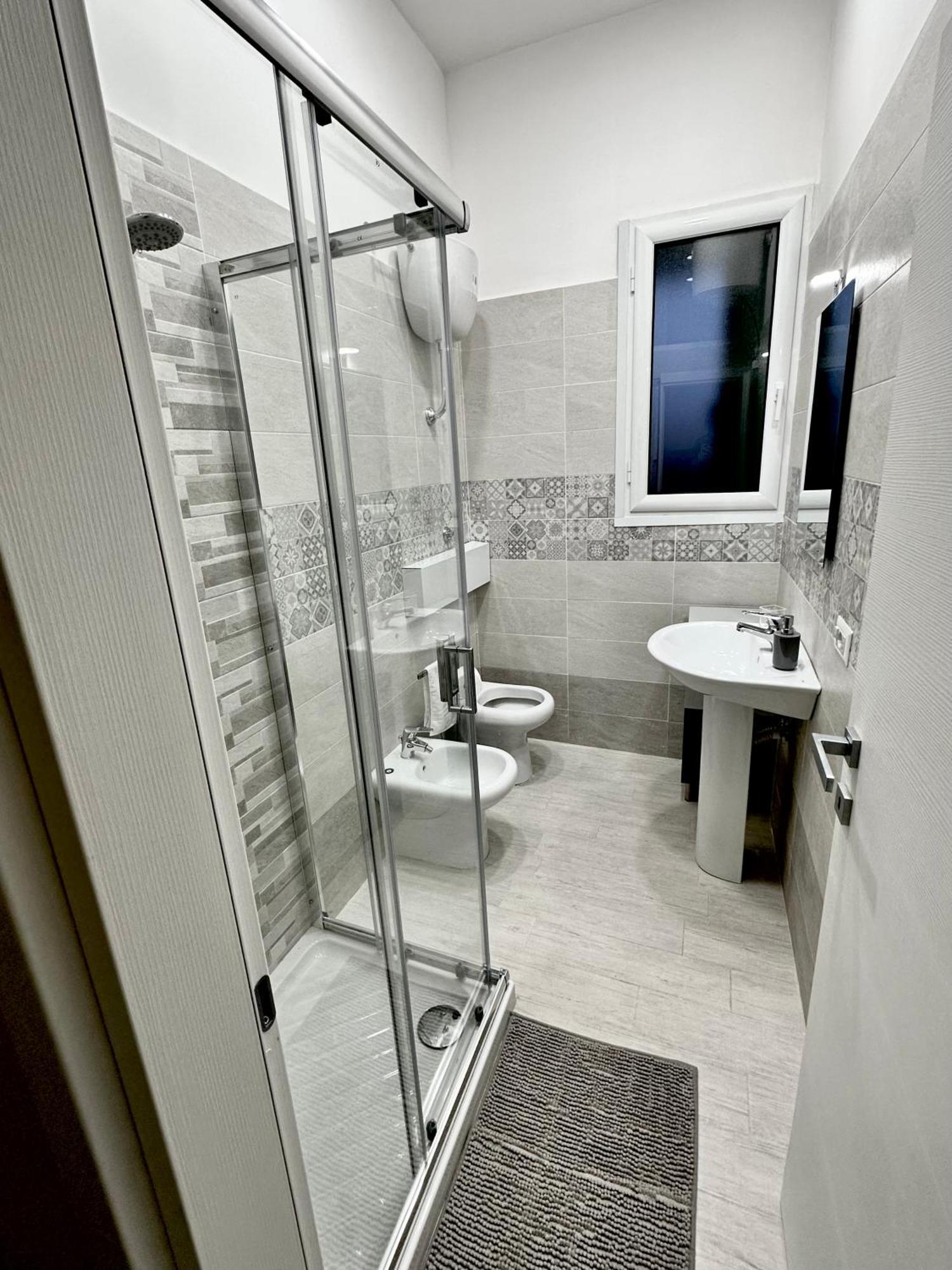 Napule House - Napoli Appartamento In Centro Экстерьер фото