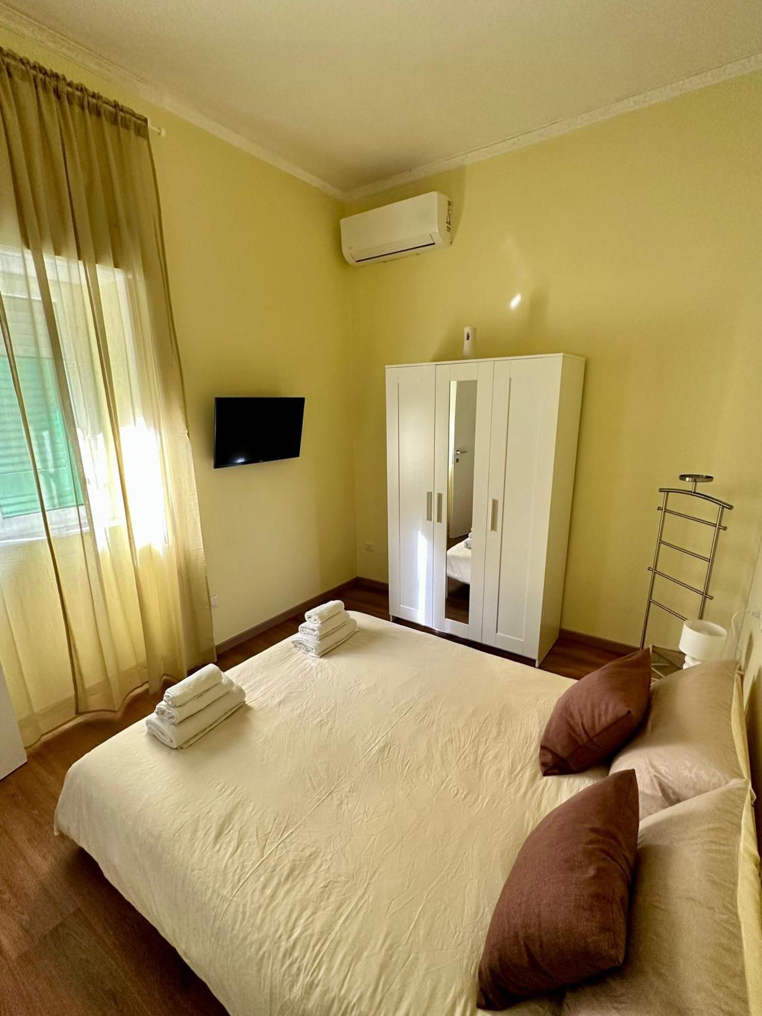 Napule House - Napoli Appartamento In Centro Экстерьер фото